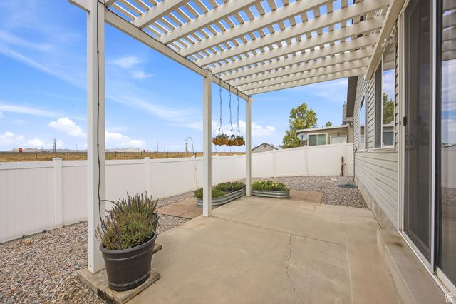 745 N SKIPTON DR, North Salt Lake, UT 84054
