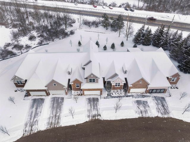 2209 Chase Drive, Hartland Twp, MI 48855