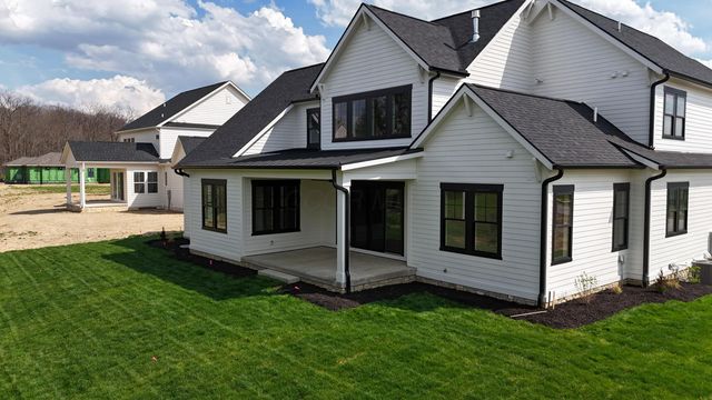 3277 Briarwood Lane, Lewis Center, OH 43035