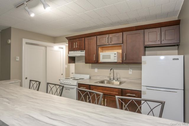 30 N Route 9W 23, Congers, NY 10920