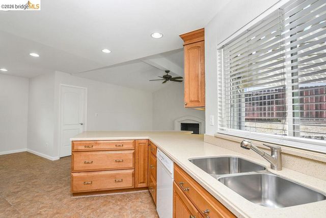2212 Montevideo Drive, Pittsburg, CA 94565