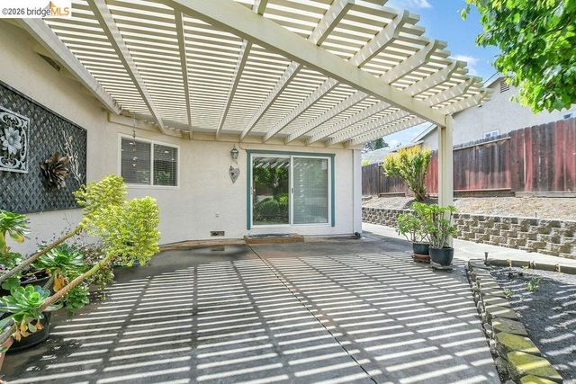 2212 Montevideo Drive, Pittsburg, CA 94565