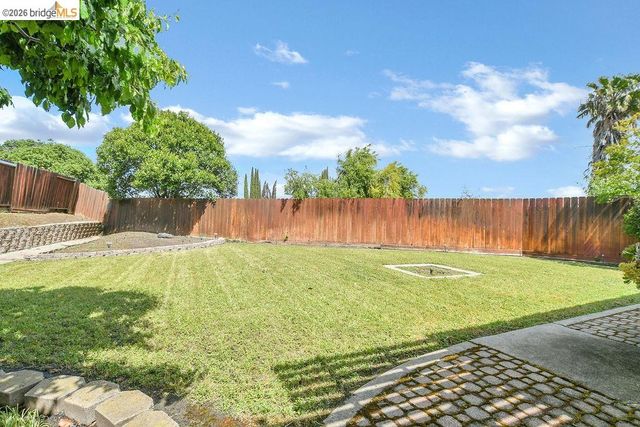 2212 Montevideo Drive, Pittsburg, CA 94565