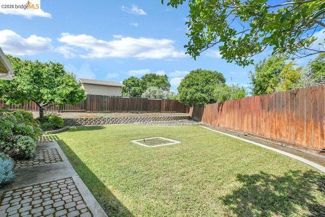 2212 Montevideo Drive, Pittsburg, CA 94565