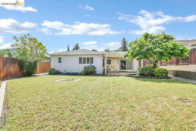 2212 Montevideo Drive, Pittsburg, CA 94565