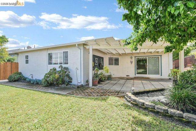 2212 Montevideo Drive, Pittsburg, CA 94565