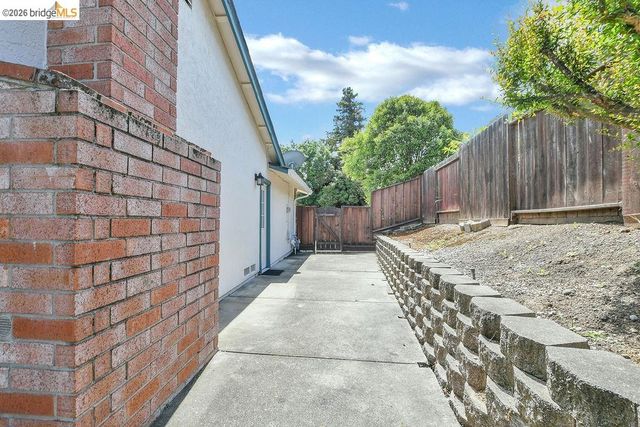 2212 Montevideo Drive, Pittsburg, CA 94565
