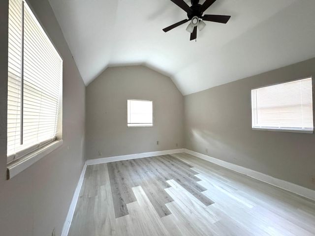 16066 North Loop Drive, Plantersville, TX 77363