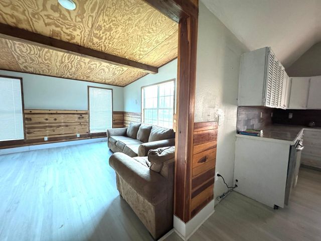 16066 North Loop Drive, Plantersville, TX 77363