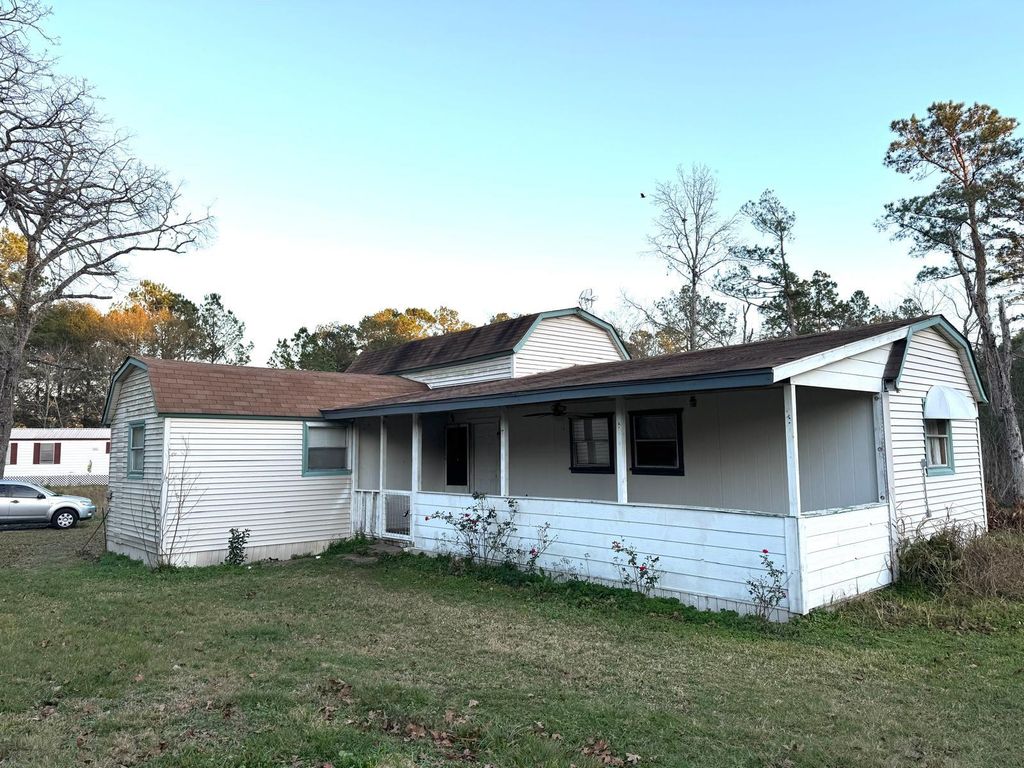 16066 North Loop Drive, Plantersville, TX 77363