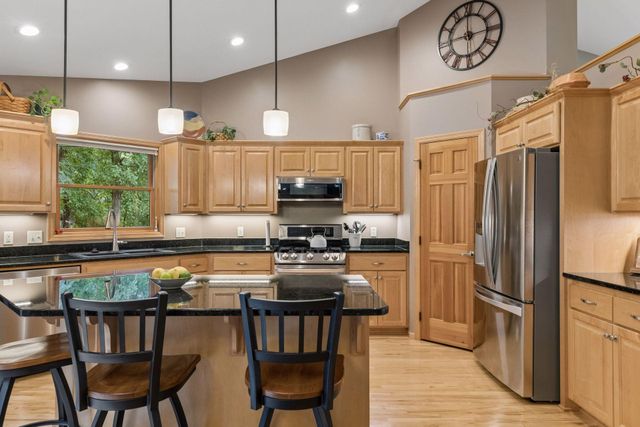 612 Park View Court, Hudson, WI 54016