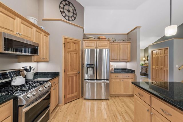 612 Park View Court, Hudson, WI 54016