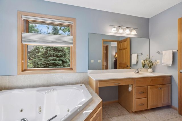 612 Park View Court, Hudson, WI 54016
