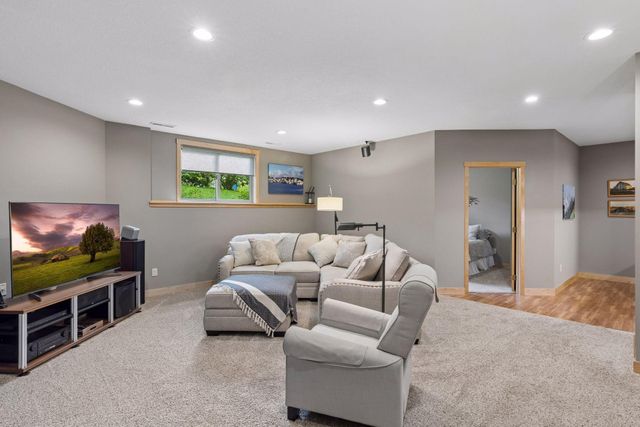 612 Park View Court, Hudson, WI 54016