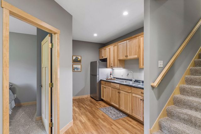 612 Park View Court, Hudson, WI 54016