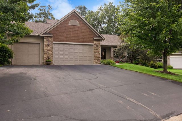 612 Park View Court, Hudson, WI 54016