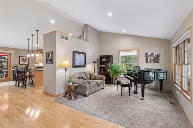 612 Park View Court, Hudson, WI 54016