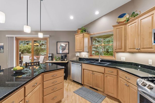 612 Park View Court, Hudson, WI 54016
