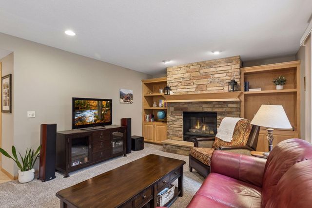 612 Park View Court, Hudson, WI 54016