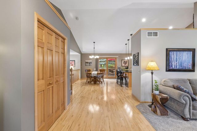 612 Park View Court, Hudson, WI 54016