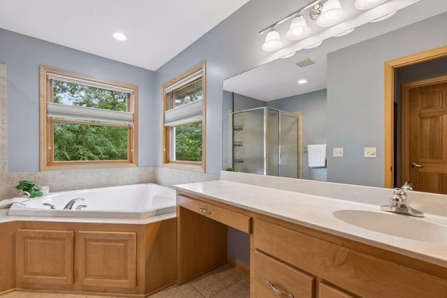 612 Park View Court, Hudson, WI 54016