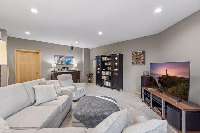 612 Park View Court, Hudson, WI 54016