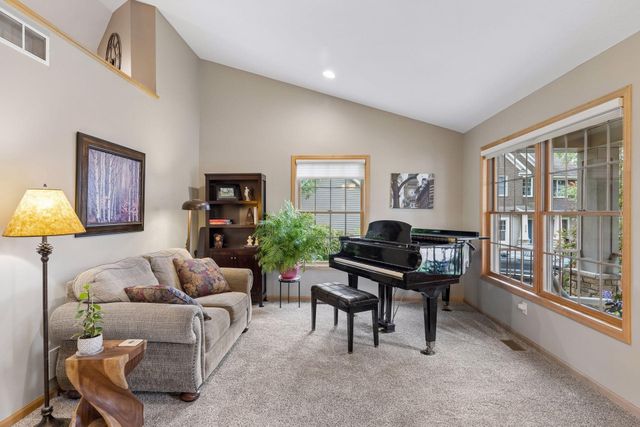 612 Park View Court, Hudson, WI 54016