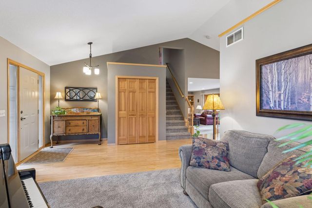612 Park View Court, Hudson, WI 54016