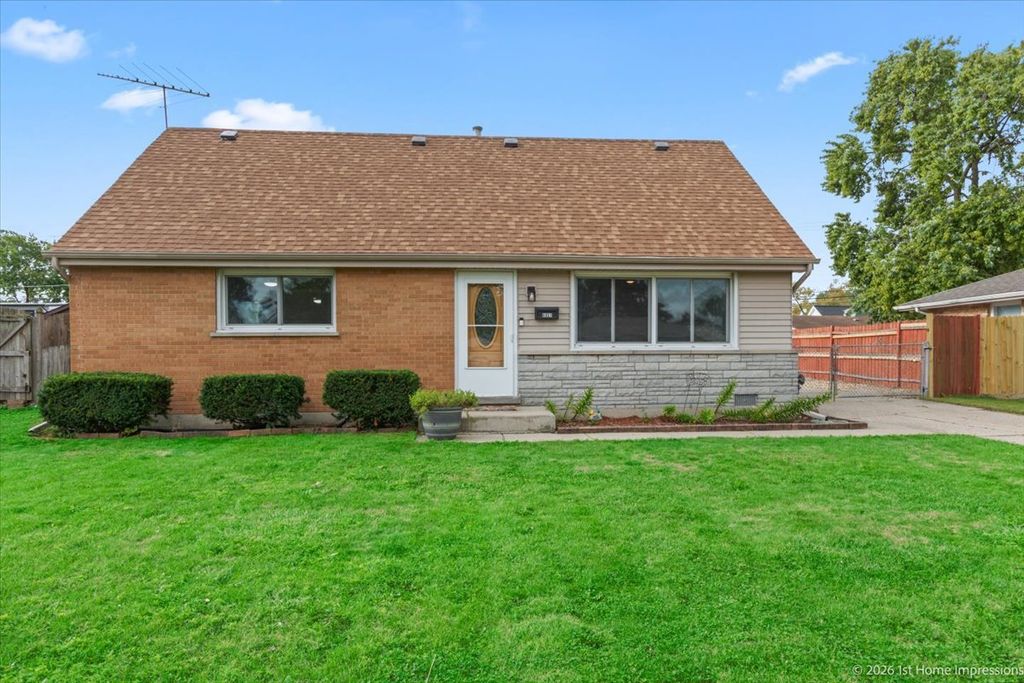 6927 Olympic Drive, Bridgeview, IL 60455 — photo 3