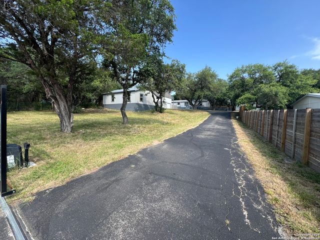 1108 Hillside Oaks, Bulverde, TX 78163
