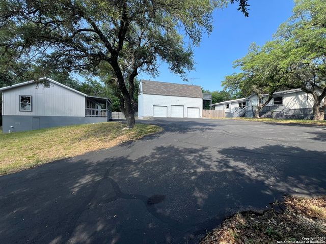 1108 Hillside Oaks, Bulverde, TX 78163