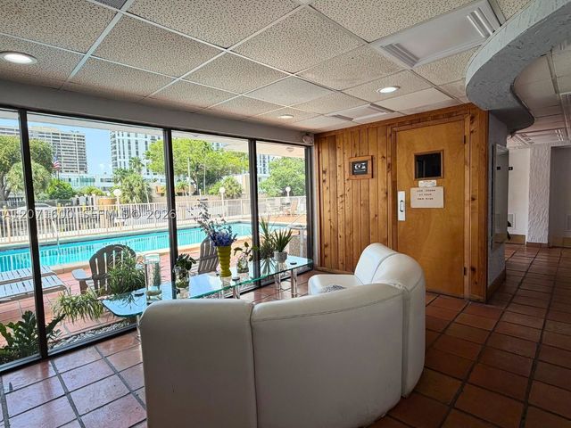 1650 NE 115th St 403, Miami, FL 33181