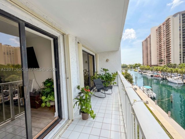 1650 NE 115th St 403, Miami, FL 33181