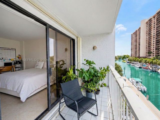 1650 NE 115th St 403, Miami, FL 33181