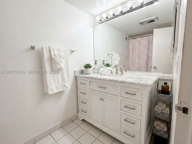 1650 NE 115th St 403, Miami, FL 33181