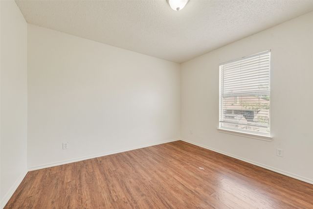 1412 Santa Elena Plaza, Dallas, TX 75211