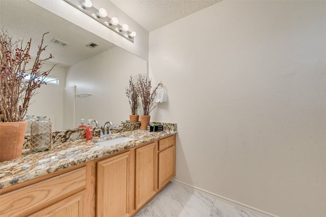 1412 Santa Elena Plaza, Dallas, TX 75211