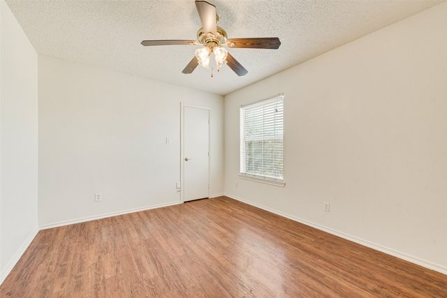 1412 Santa Elena Plaza, Dallas, TX 75211