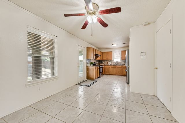 1412 Santa Elena Plaza, Dallas, TX 75211
