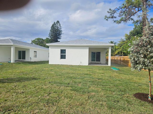3878 SE Grant Street, Stuart, FL 34997