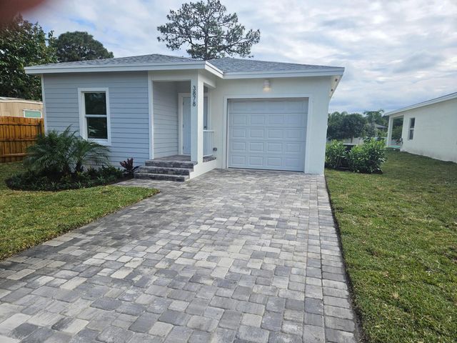 3878 SE Grant Street, Stuart, FL 34997