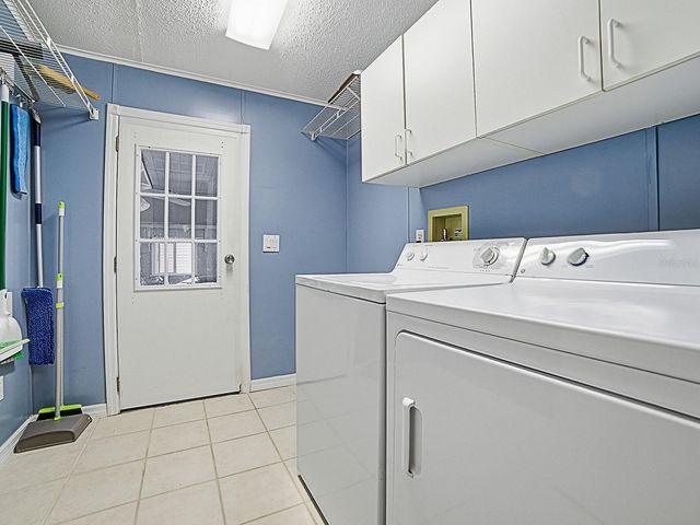 3217 MANATEE ROAD, Tavares, FL 32778