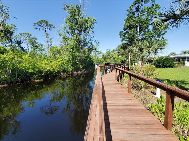 3217 MANATEE ROAD, Tavares, FL 32778