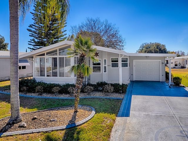 3217 MANATEE ROAD, Tavares, FL 32778