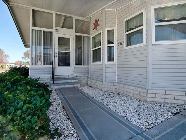 3217 MANATEE ROAD, Tavares, FL 32778