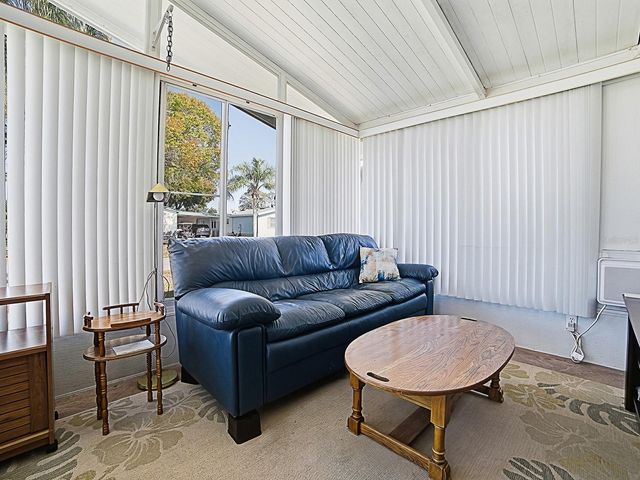 3217 MANATEE ROAD, Tavares, FL 32778