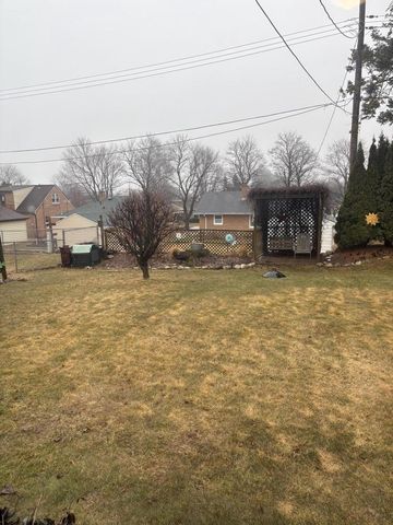 823 Dueno COURT, Manitowoc, WI 54220