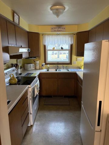 823 Dueno COURT, Manitowoc, WI 54220