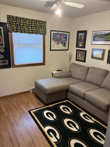 823 Dueno COURT, Manitowoc, WI 54220