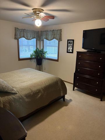 823 Dueno COURT, Manitowoc, WI 54220